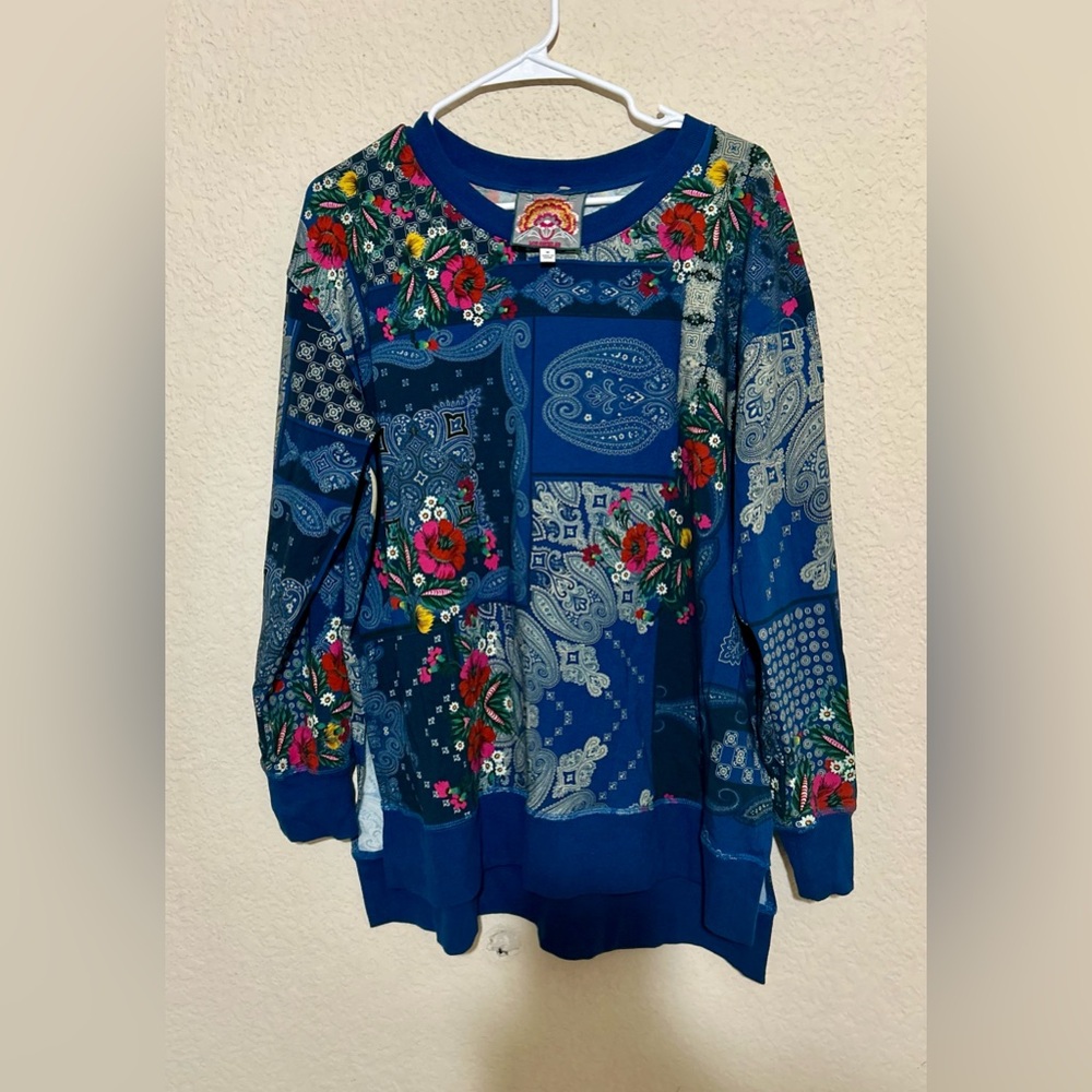 Johnny Was Flower Bandana Print Crewneck Tunic Sweatshirt Women Medium Over Size